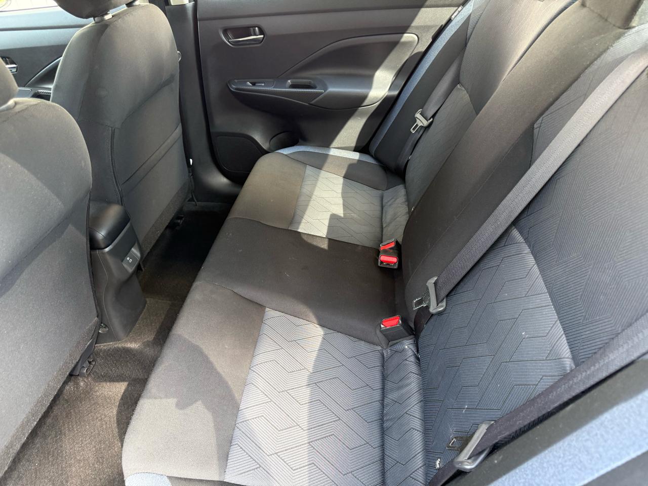 Nissan Versa SV 2025