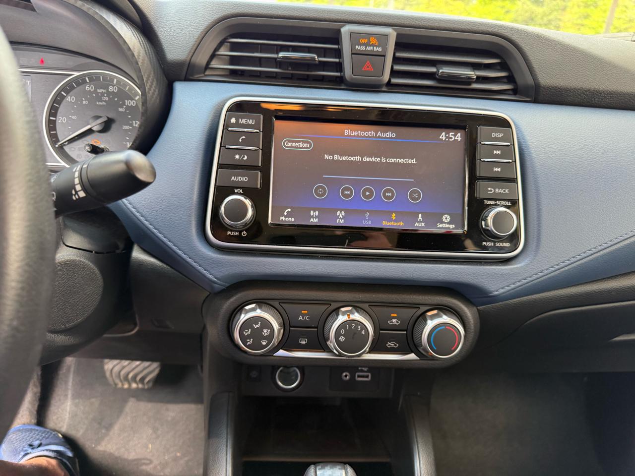 Nissan Versa SV 2025