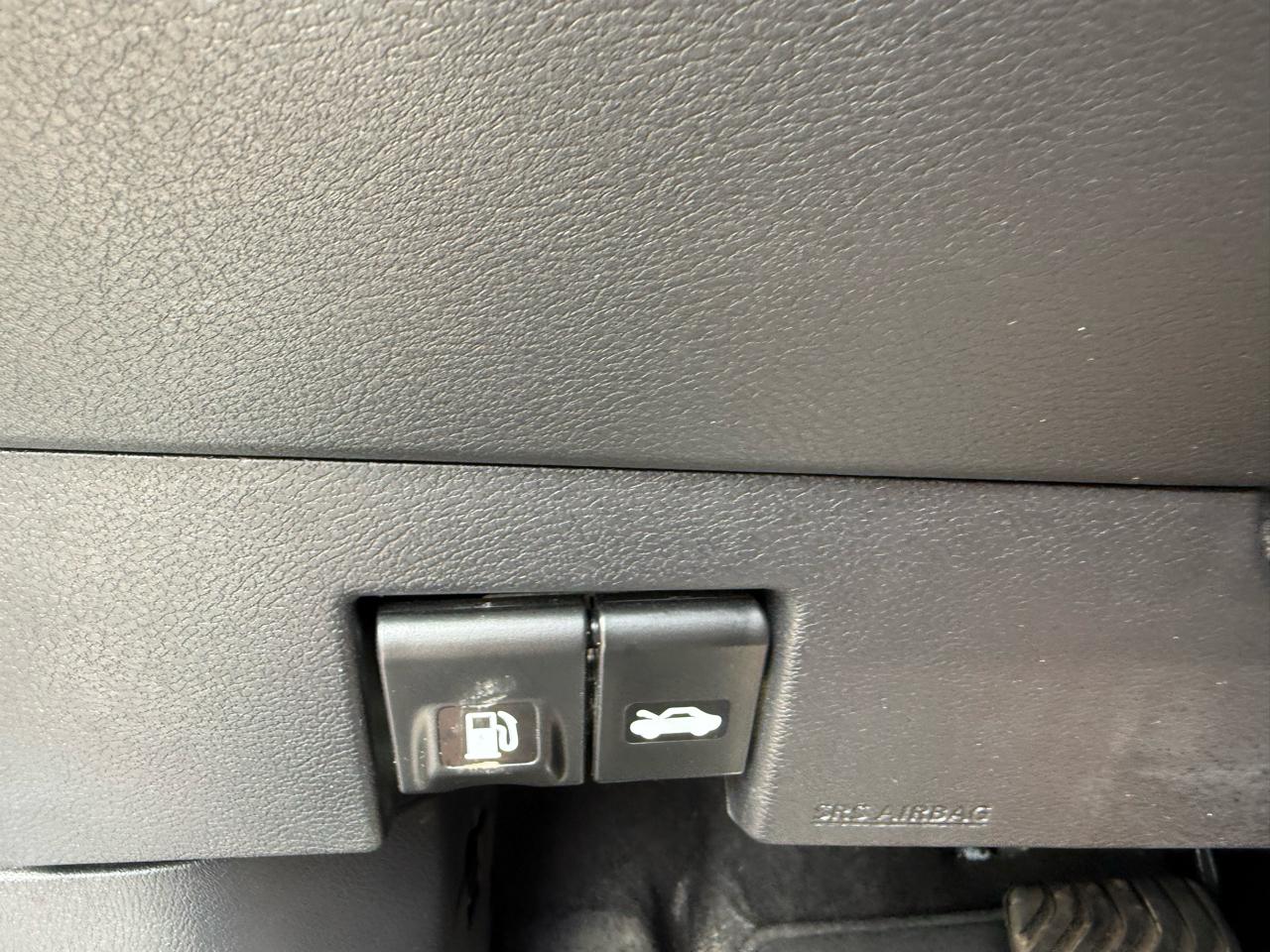 Nissan Versa SV 2025