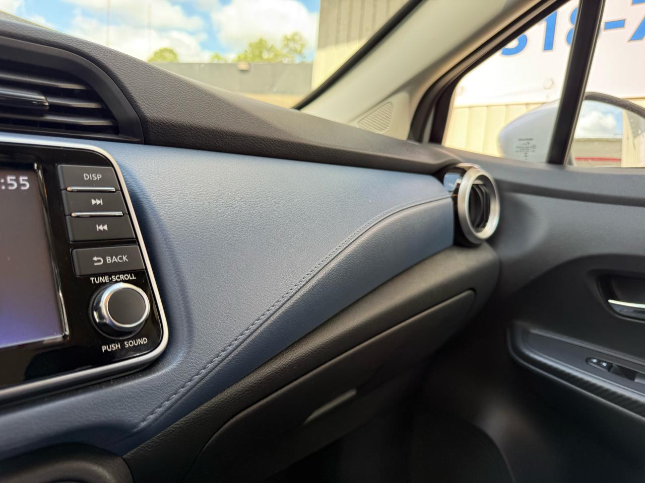 Nissan Versa SV 2025