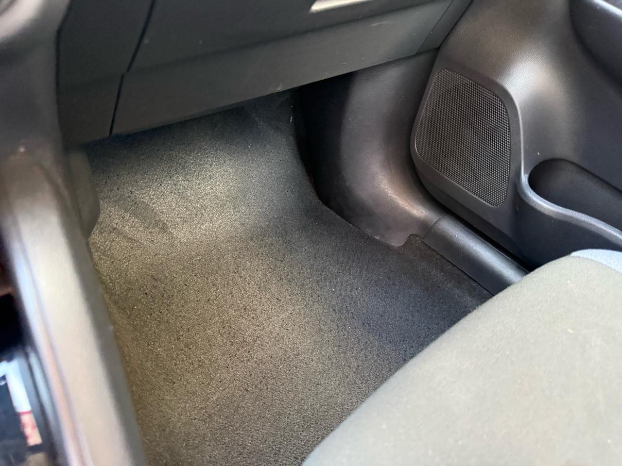 Nissan Versa SV 2025