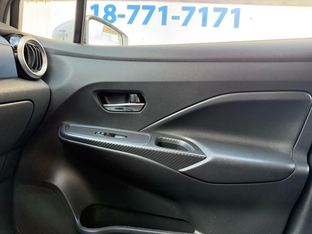 Nissan Versa SV 2025