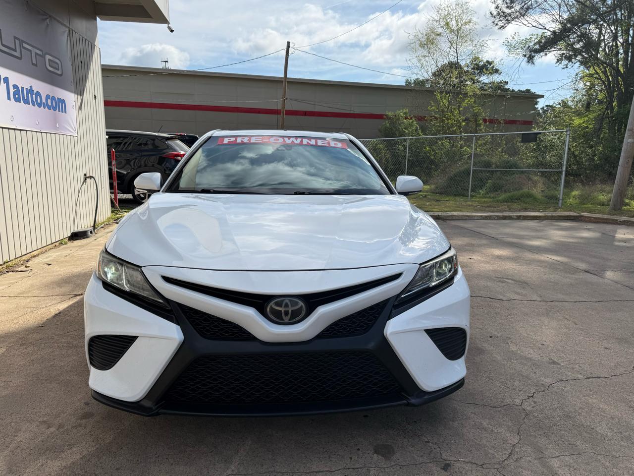 Toyota Camry SE 2019