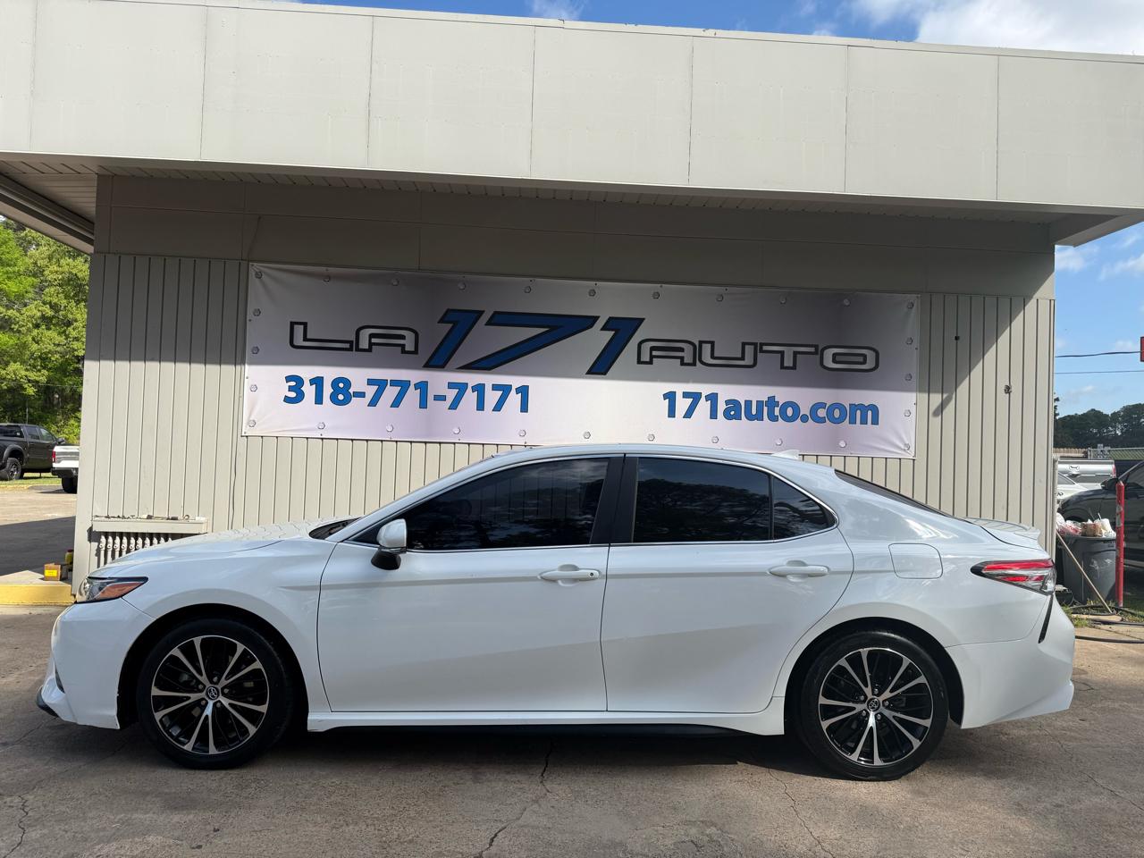 Toyota Camry SE 2019