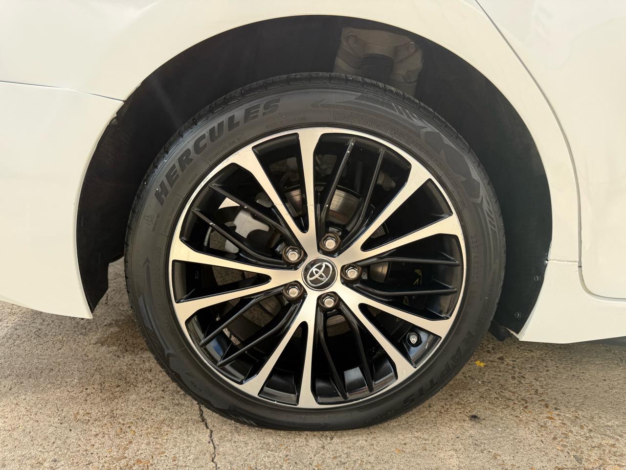 Toyota Camry SE 2019