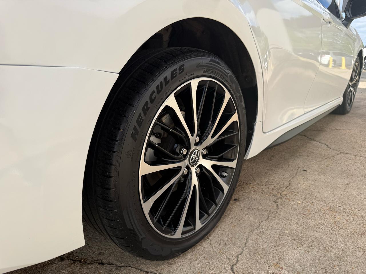 Toyota Camry SE 2019