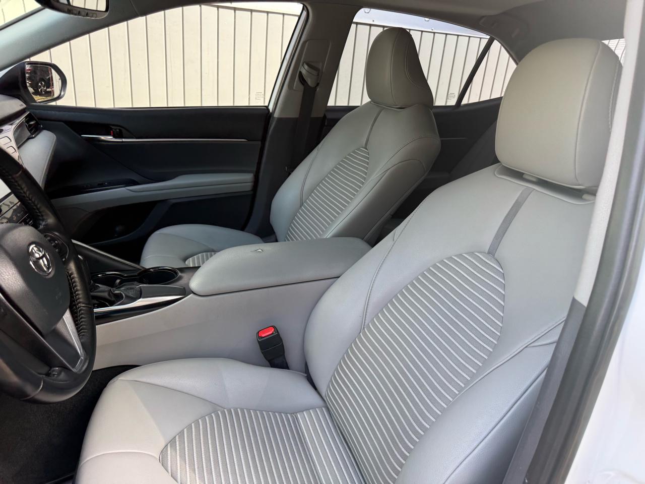 Toyota Camry SE 2019