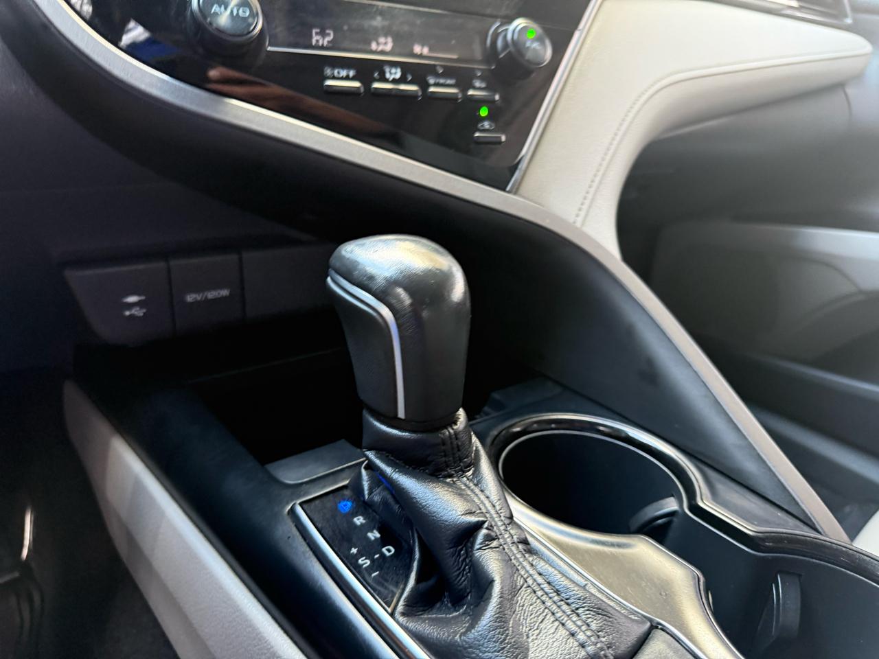 Toyota Camry SE 2019