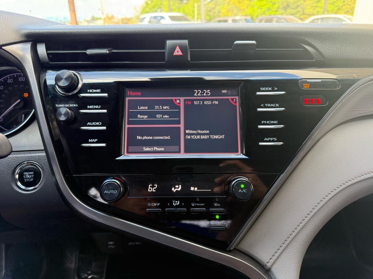 Toyota Camry SE 2019