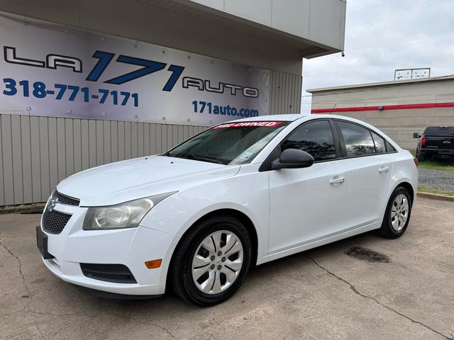 White 2014 Chevrolet Cruze LS Sedan FWD Sedan Front-Wheel Drive 6-Speed Automatic