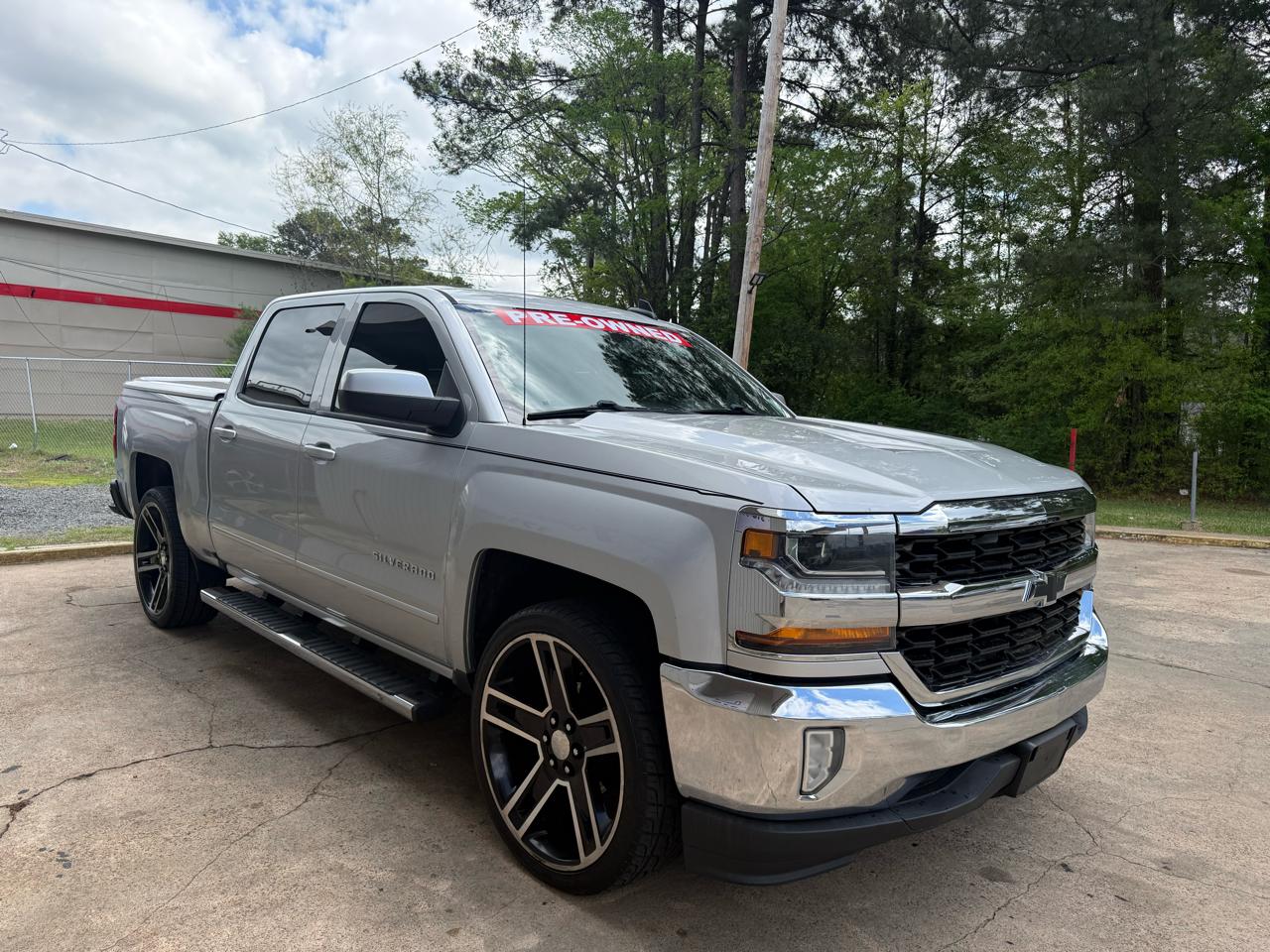 Chevrolet Silverado 1500 LT Crew Cab 2WD 2017