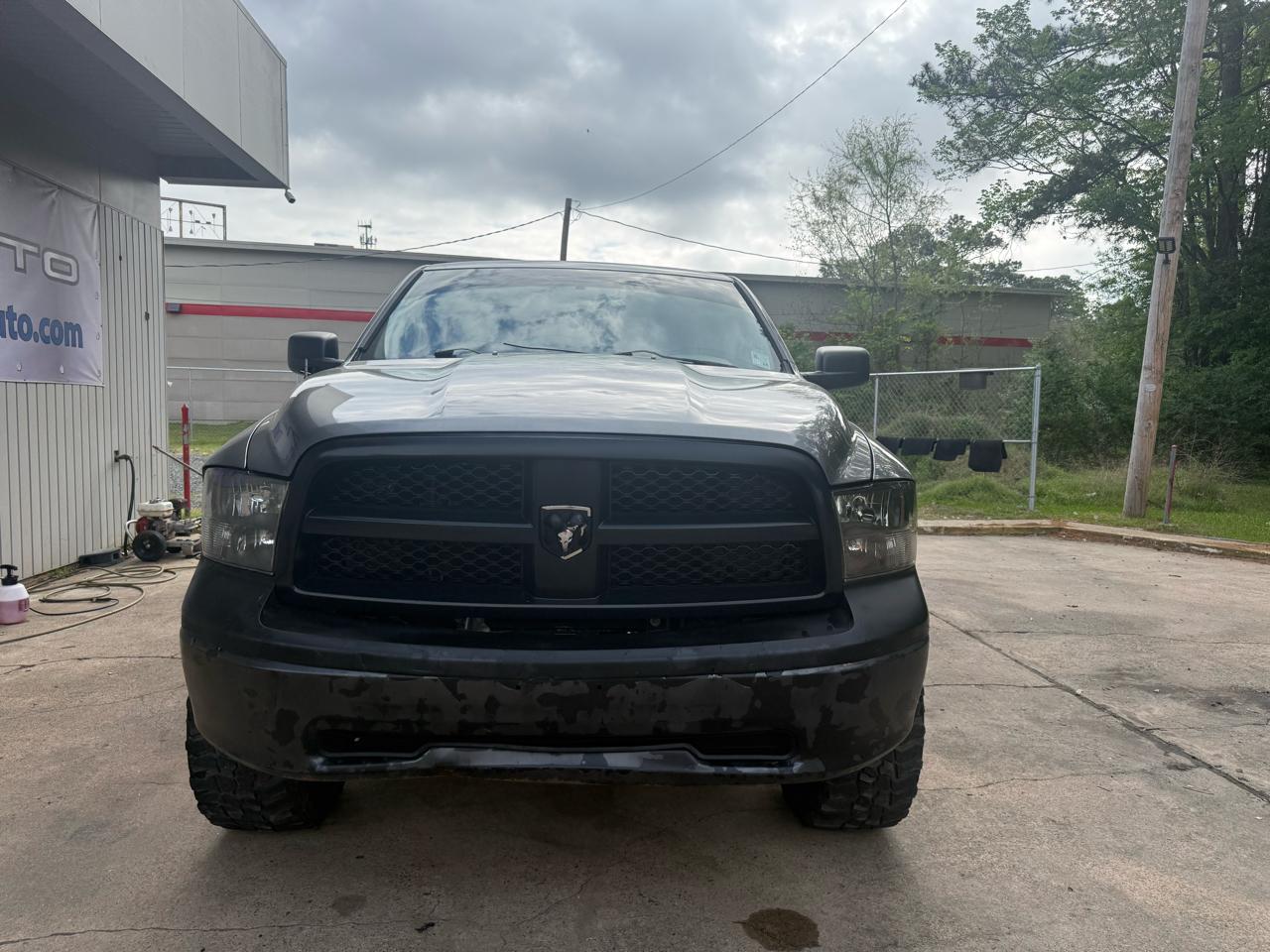 RAM 1500 ST Quad Cab 2WD 2011