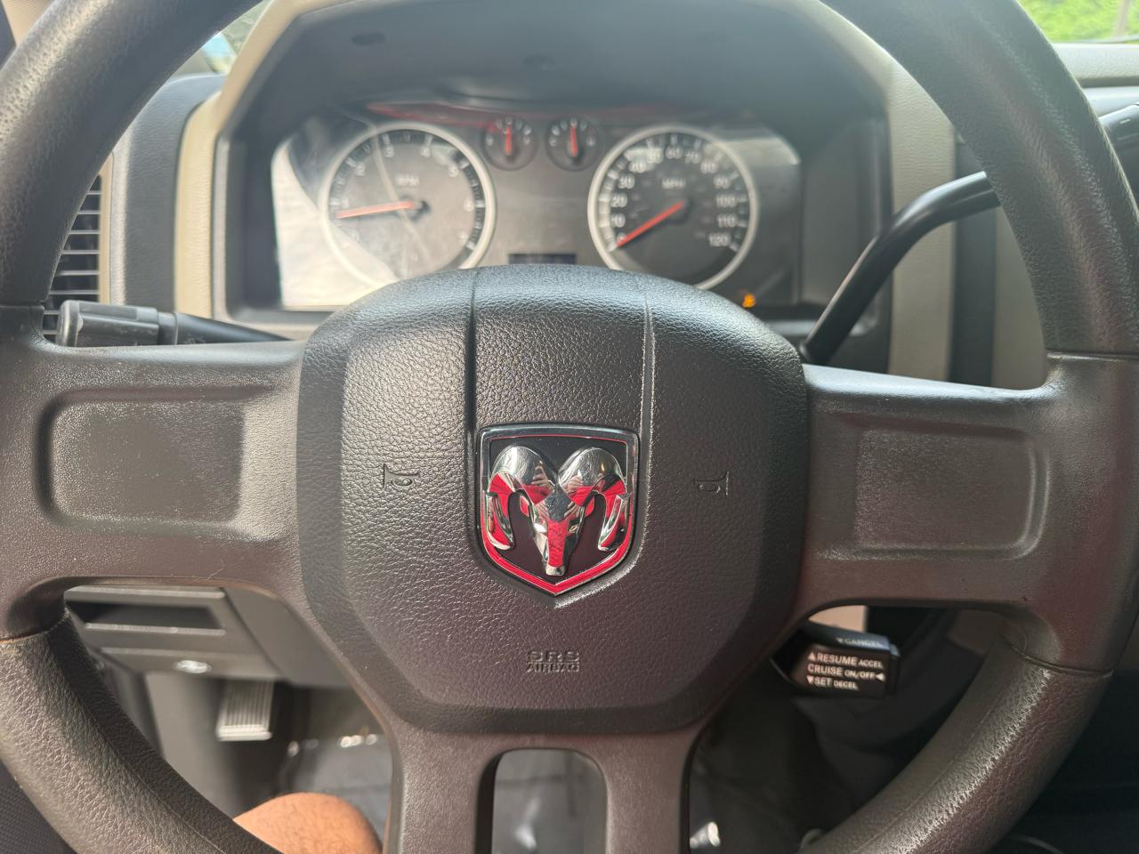 RAM 1500 ST Quad Cab 2WD 2011