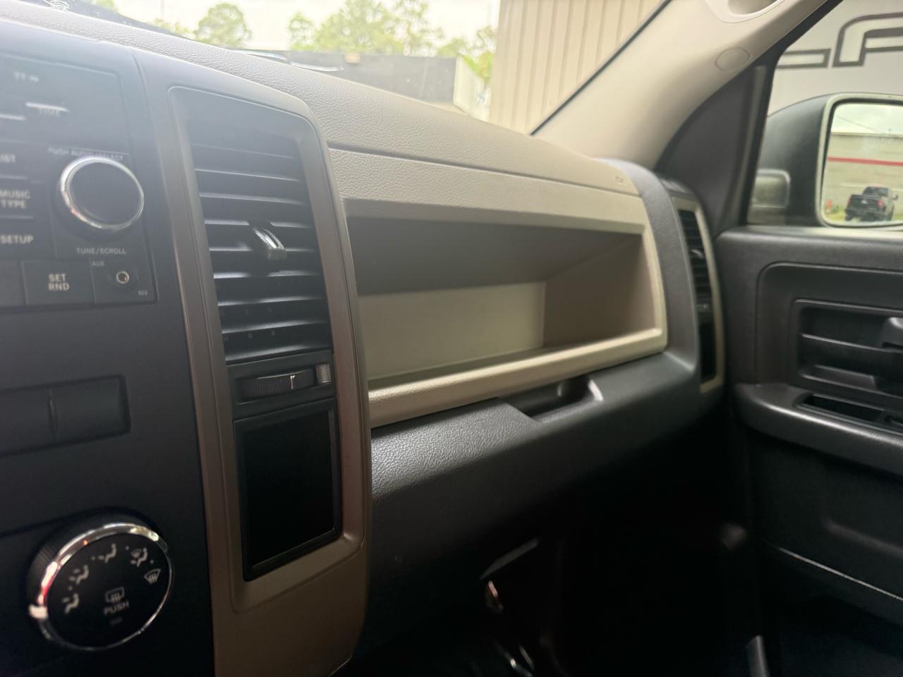 RAM 1500 ST Quad Cab 2WD 2011