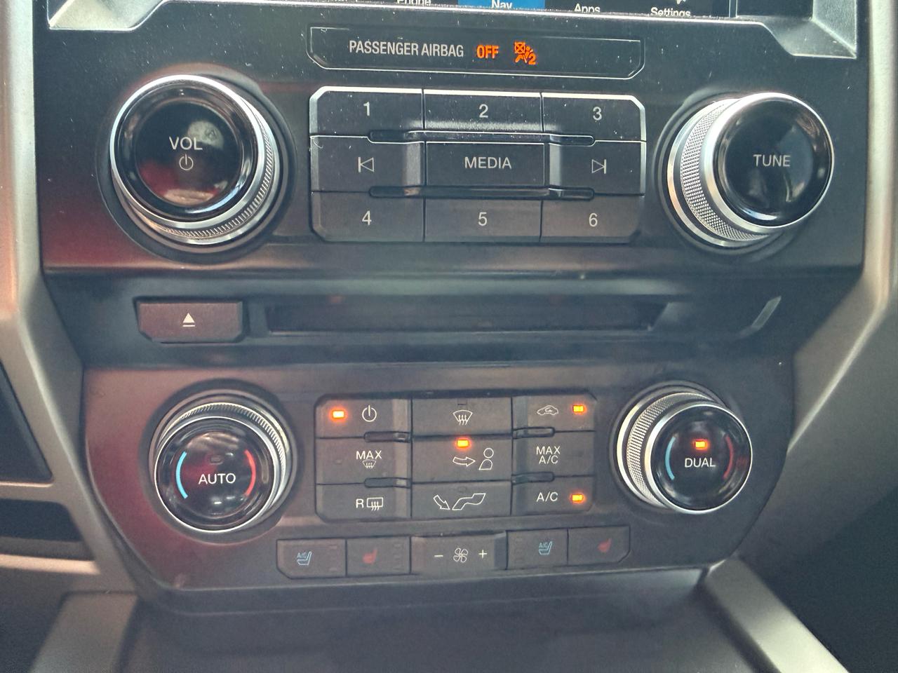 Ford F-150 Lariat SuperCrew 5.5-ft. Bed 4WD 2016