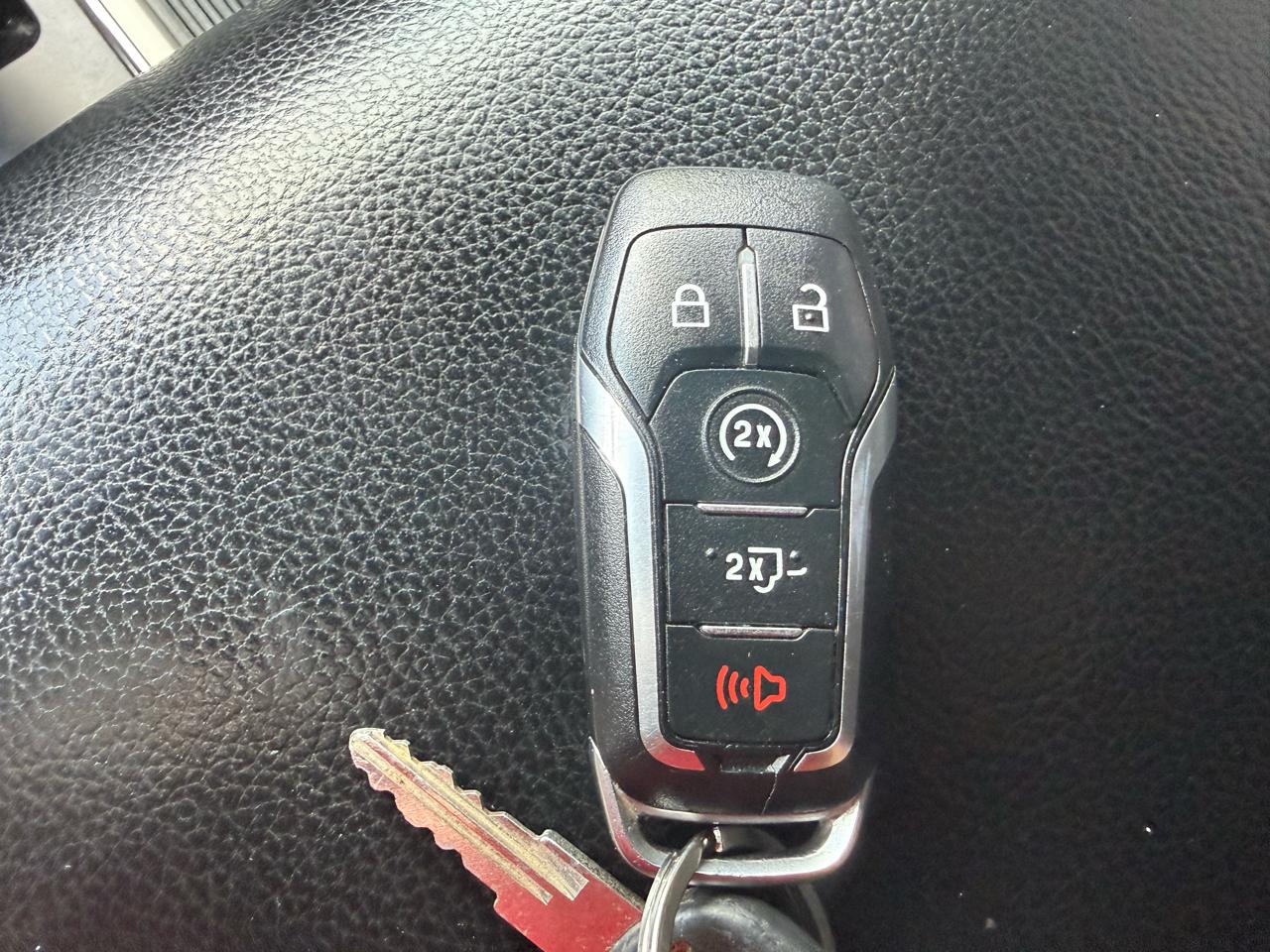 Ford F-150 Lariat SuperCrew 5.5-ft. Bed 4WD 2016