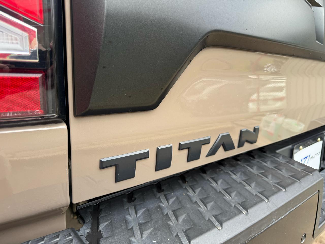 Nissan Titan PRO-4X Crew Cab 4WD 2020
