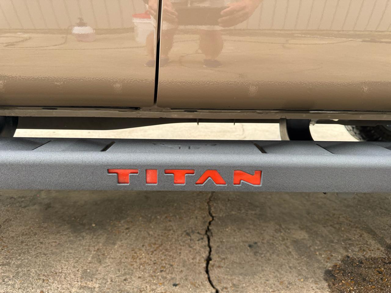 Nissan Titan PRO-4X Crew Cab 4WD 2020