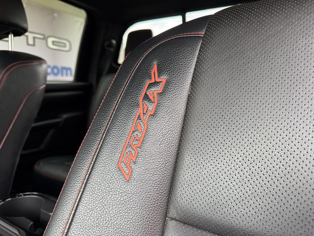 Nissan Titan PRO-4X Crew Cab 4WD 2020