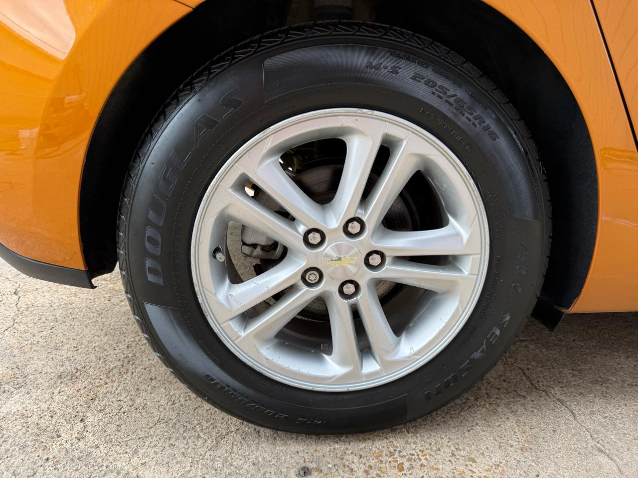 Chevrolet Cruze LT Auto Hatchback 2017