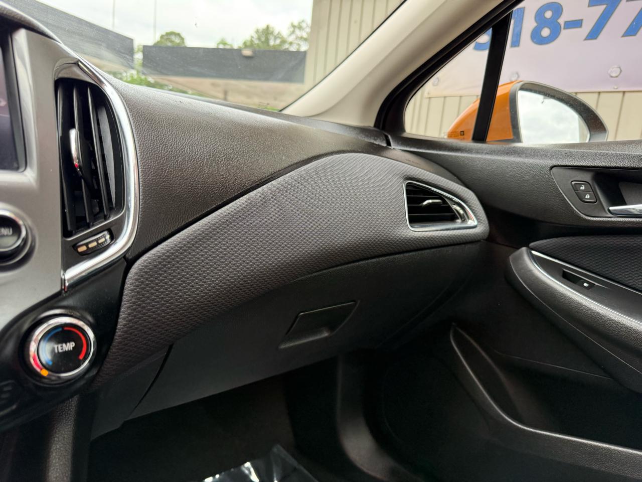 Chevrolet Cruze LT Auto Hatchback 2017