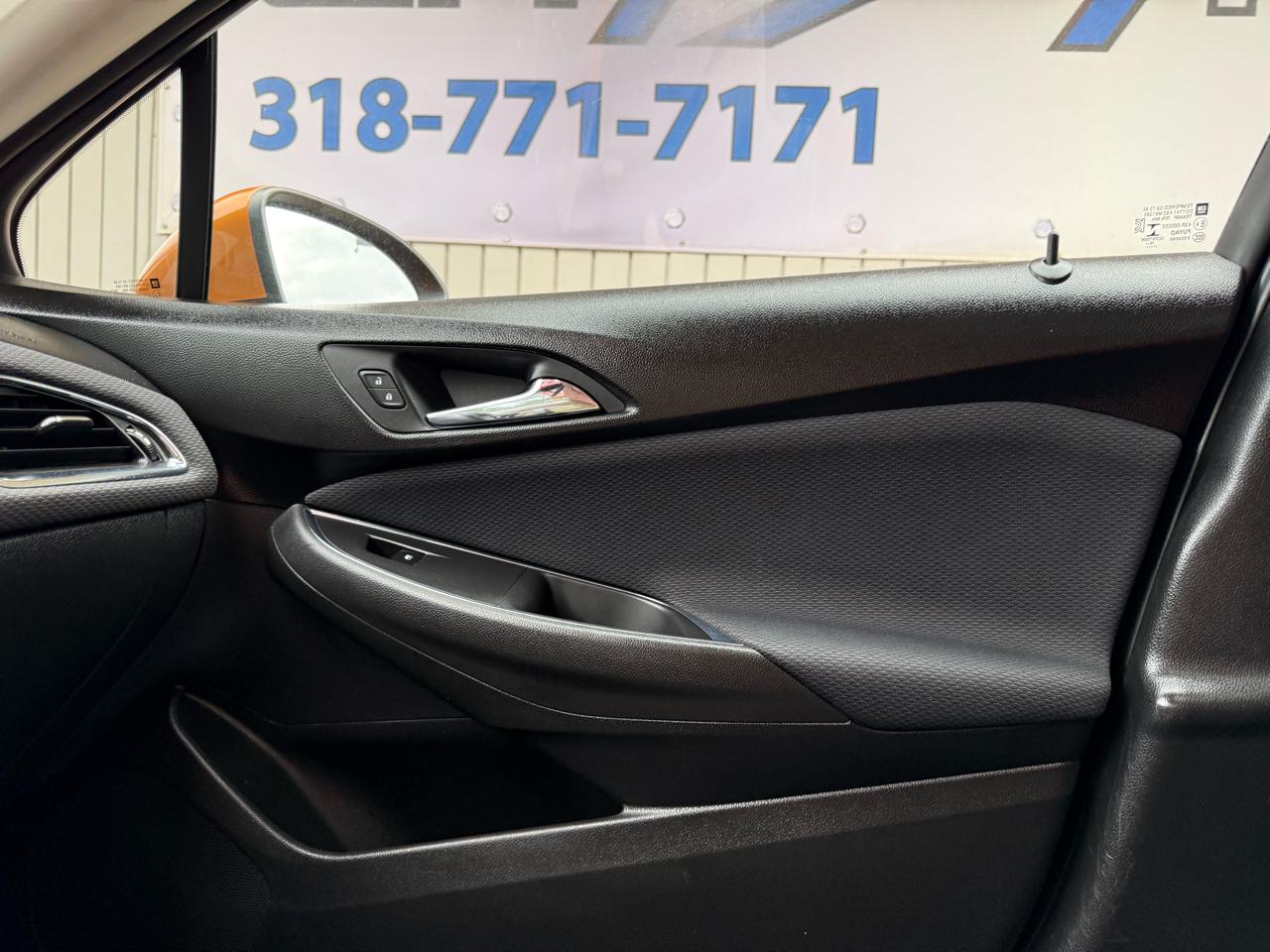 Chevrolet Cruze LT Auto Hatchback 2017