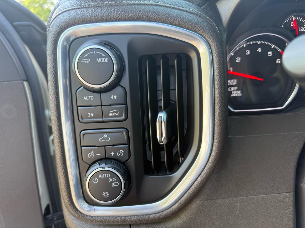 Chevrolet Silverado 1500 LT Crew Cab 4WD 2021