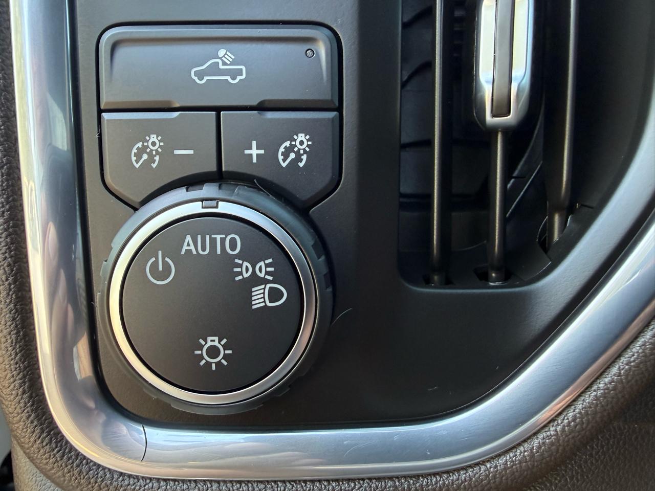 Chevrolet Silverado 1500 LT Crew Cab 4WD 2021