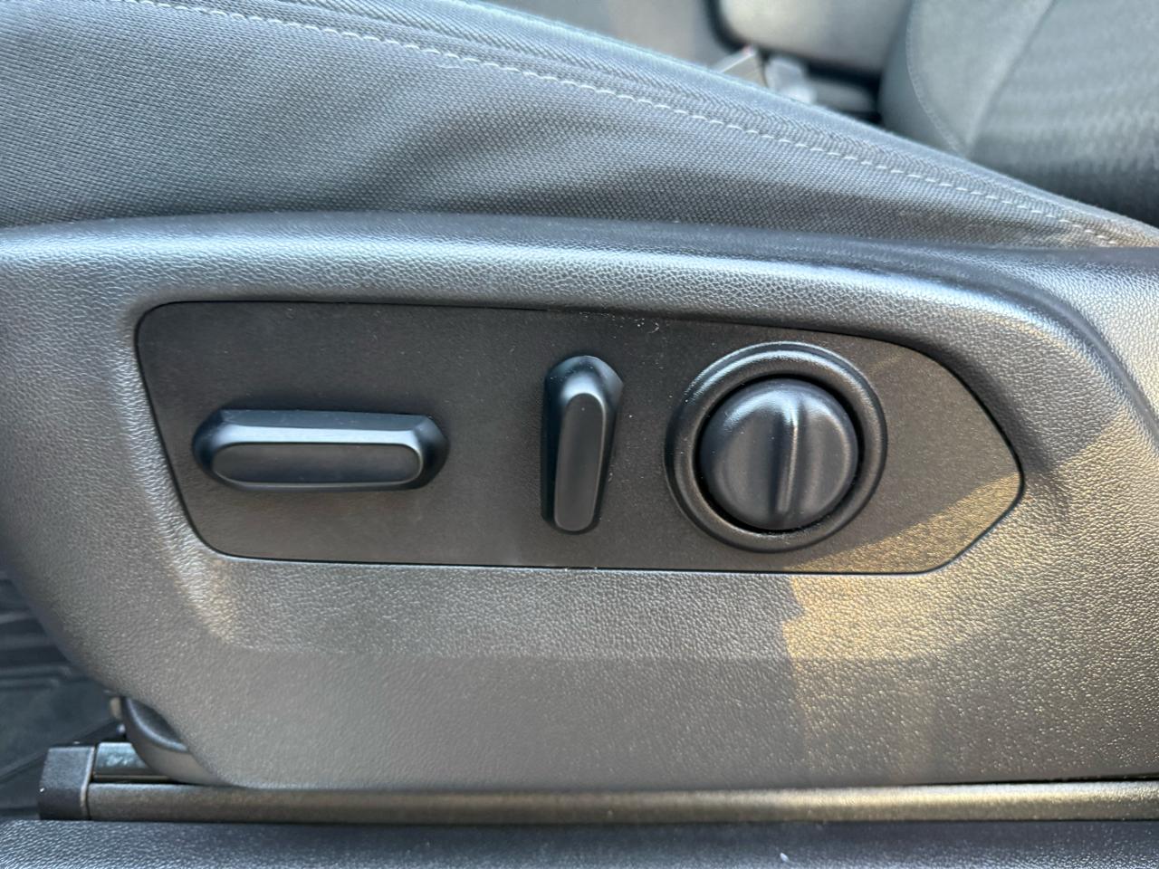 Chevrolet Silverado 1500 LT Crew Cab 2WD 2020