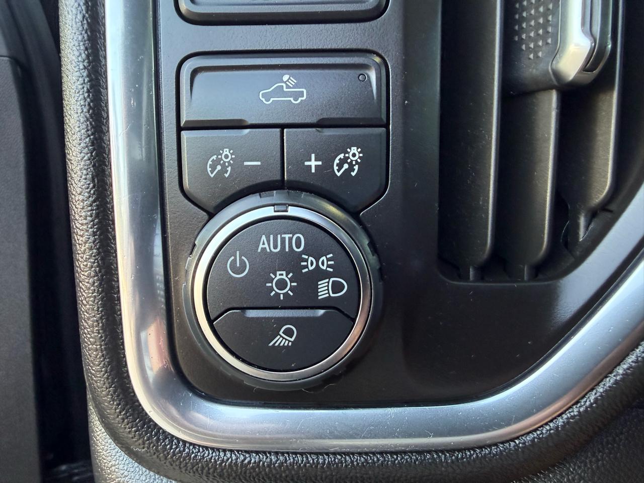 Chevrolet Silverado 1500 LT Crew Cab 2WD 2020