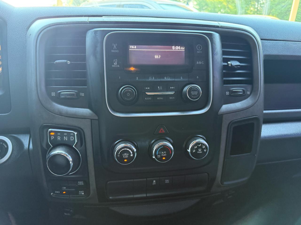 RAM 1500 Tradesman Crew Cab SWB 4WD 2018