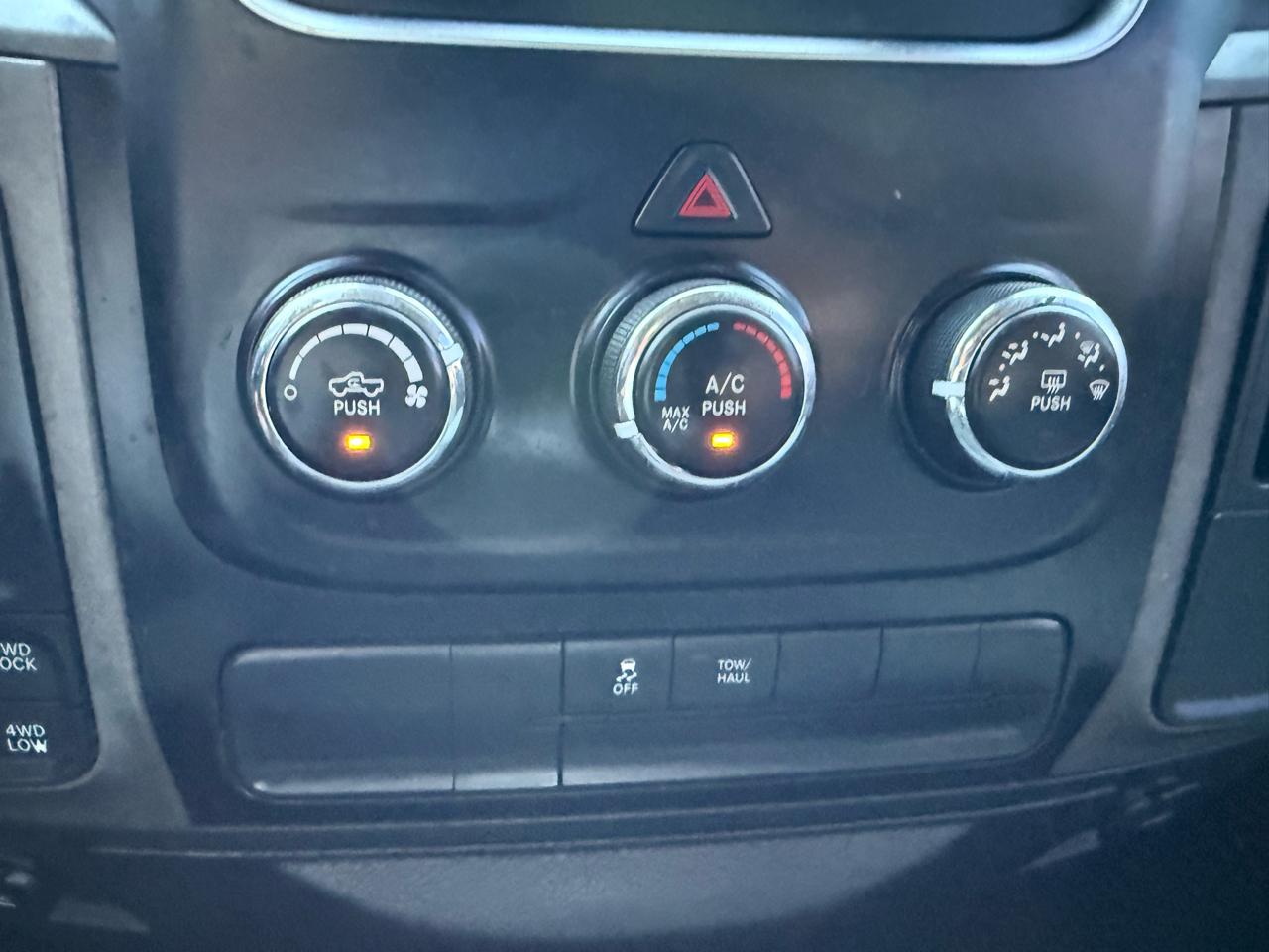 RAM 1500 Tradesman Crew Cab SWB 4WD 2018