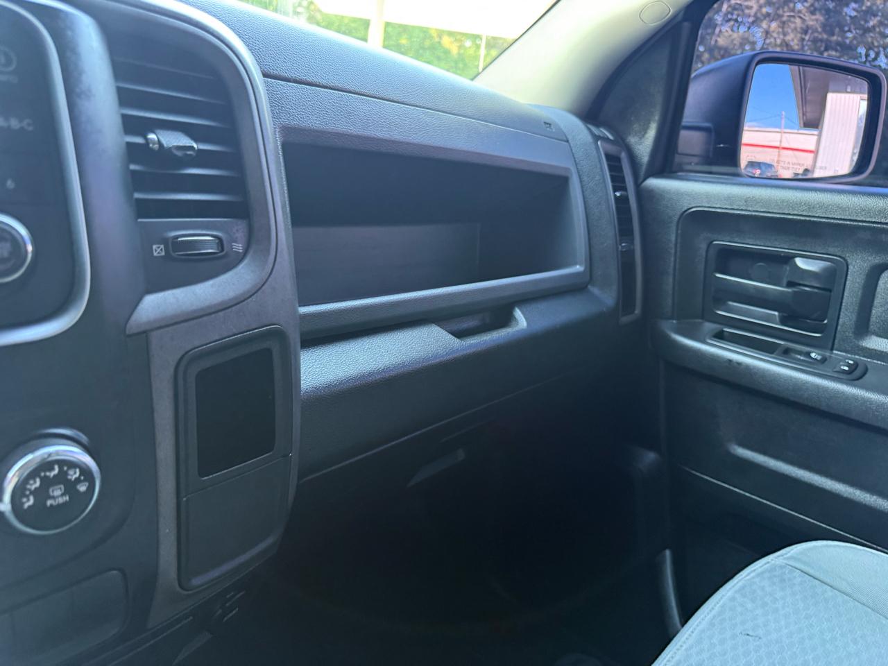 RAM 1500 Tradesman Crew Cab SWB 4WD 2018