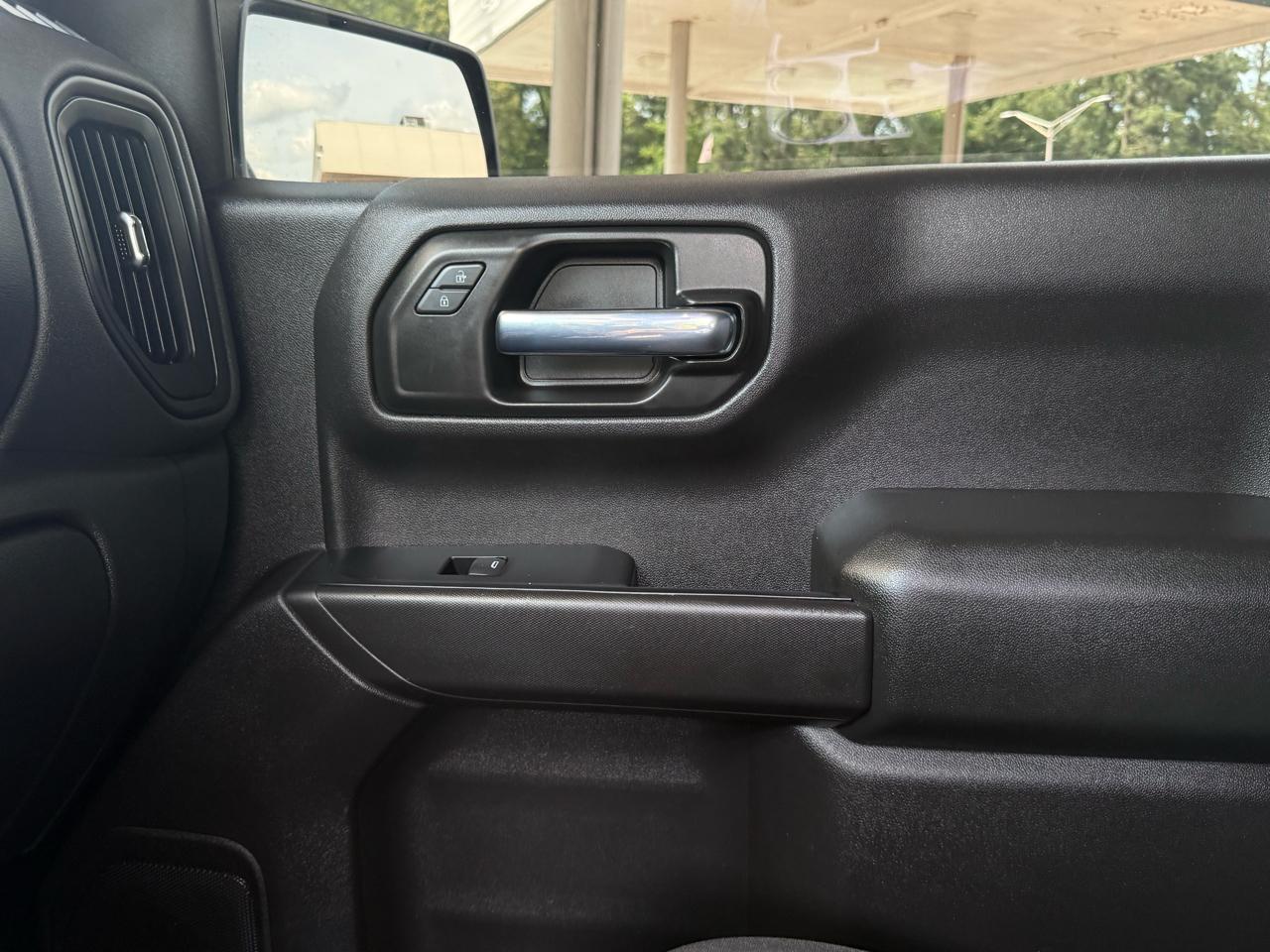 Chevrolet Silverado 1500 Custom Crew Cab Long Box 2WD 2020