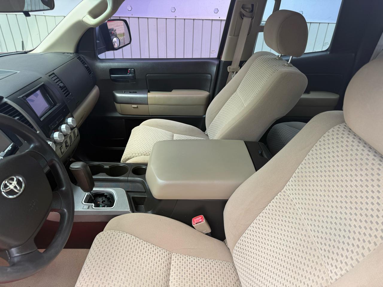 Toyota Tundra Tundra-Grade Double Cab 4.0L 2WD 2010