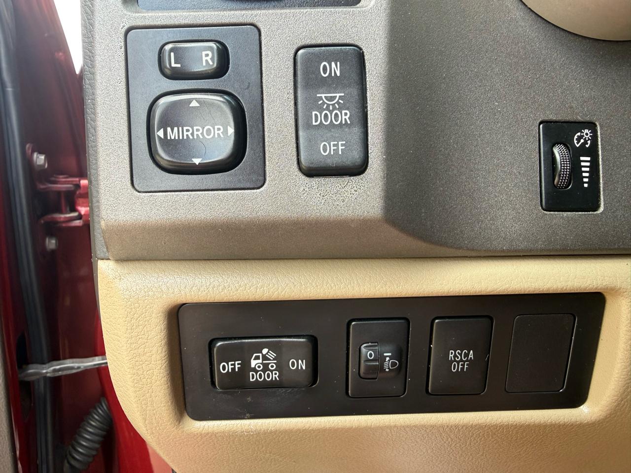 Toyota Tundra Tundra-Grade Double Cab 4.0L 2WD 2010