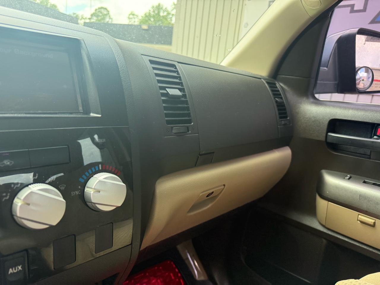 Toyota Tundra Tundra-Grade Double Cab 4.0L 2WD 2010