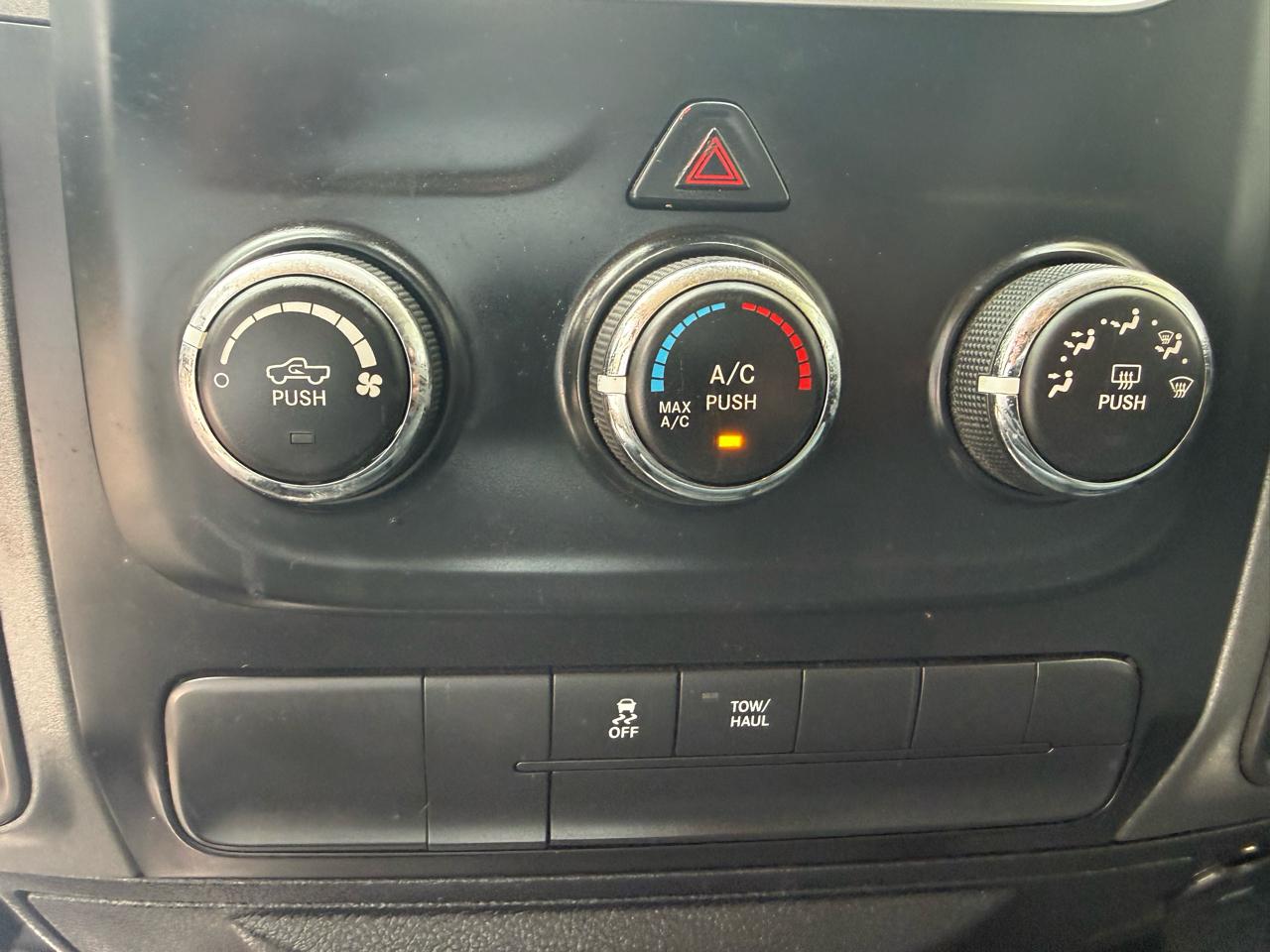 RAM 1500 Tradesman Quad Cab 2WD 2018