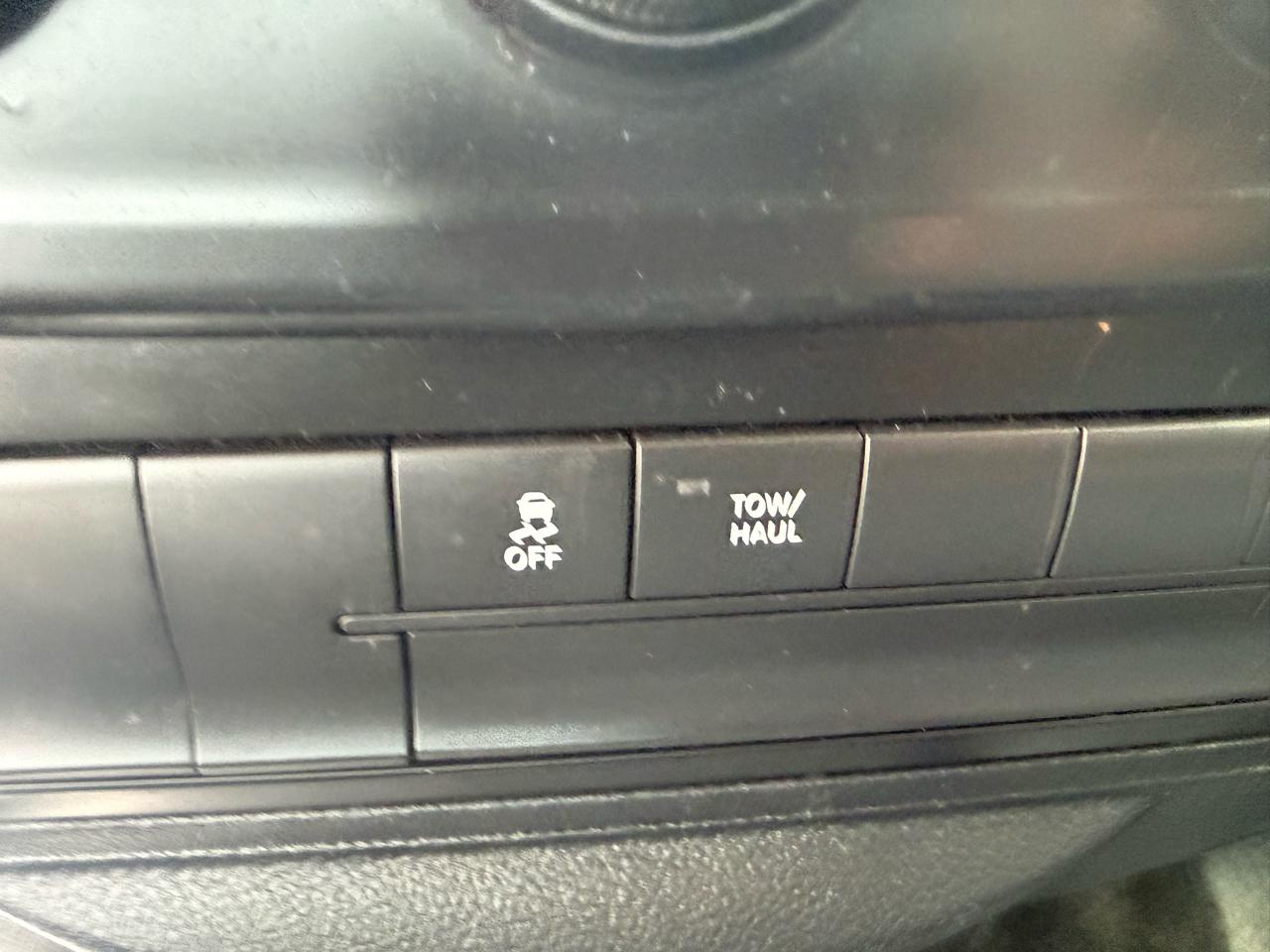 RAM 1500 Tradesman Quad Cab 2WD 2018