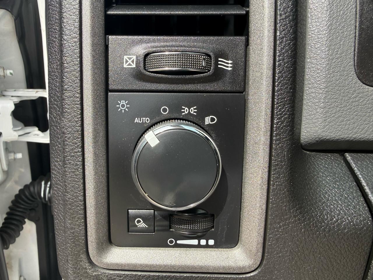 RAM 1500 Tradesman Quad Cab 2WD 2018