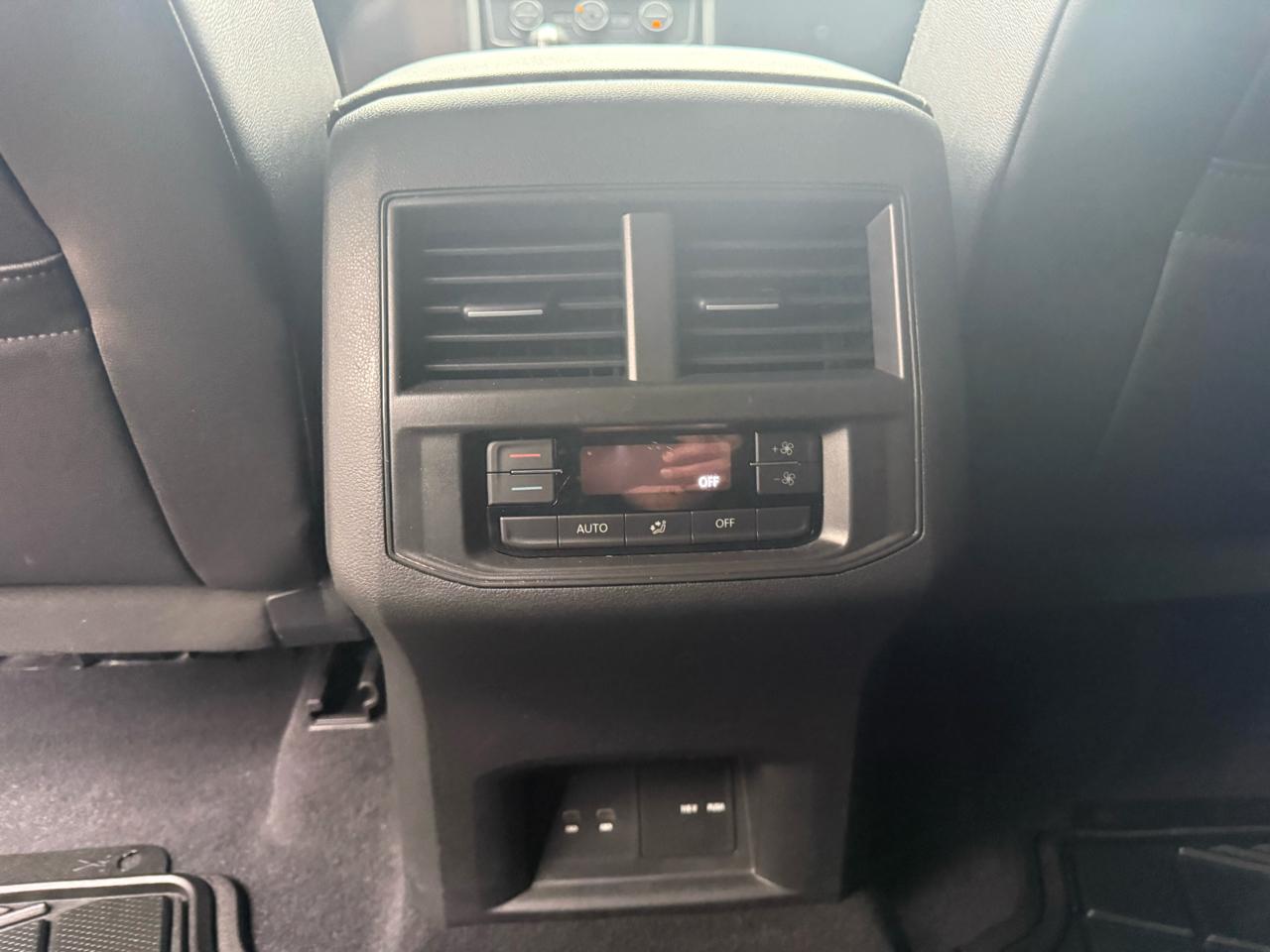 Volkswagen Atlas V6 SE w/Technology 2021