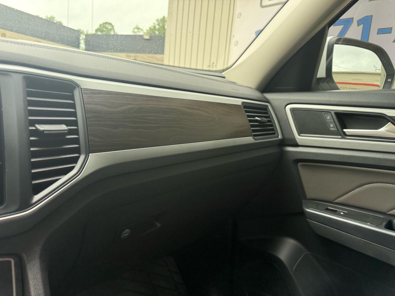 Volkswagen Atlas V6 SE w/Technology 2021