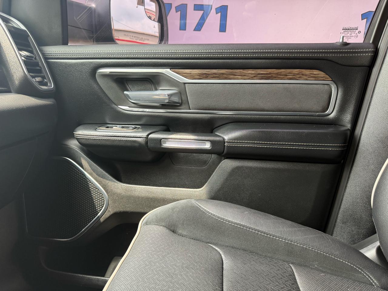RAM 1500 Laramie Crew Cab SWB 2WD 2019