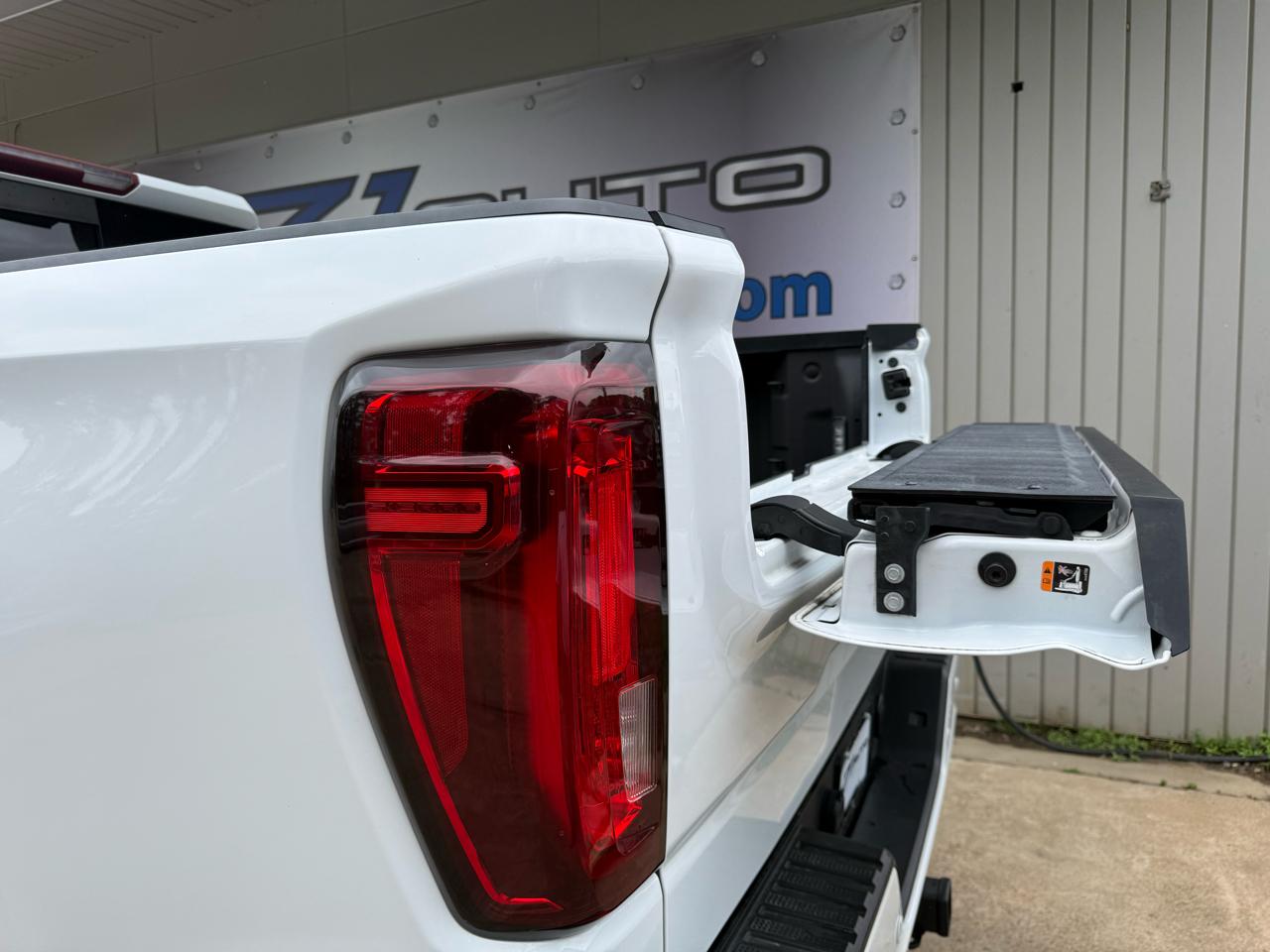 GMC Sierra 1500 AT4 Crew Cab Long Box 4WD 2019