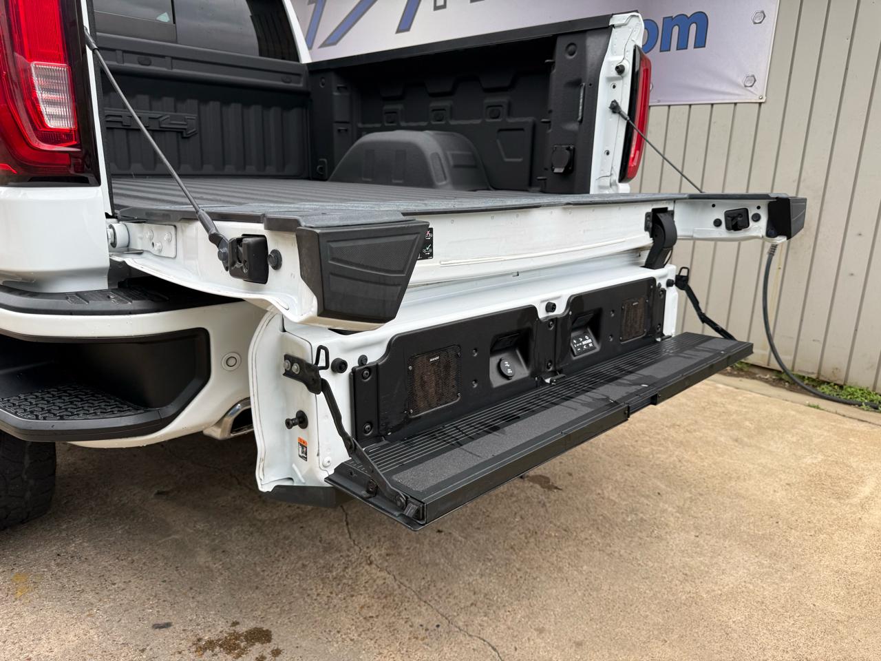 GMC Sierra 1500 AT4 Crew Cab Long Box 4WD 2019