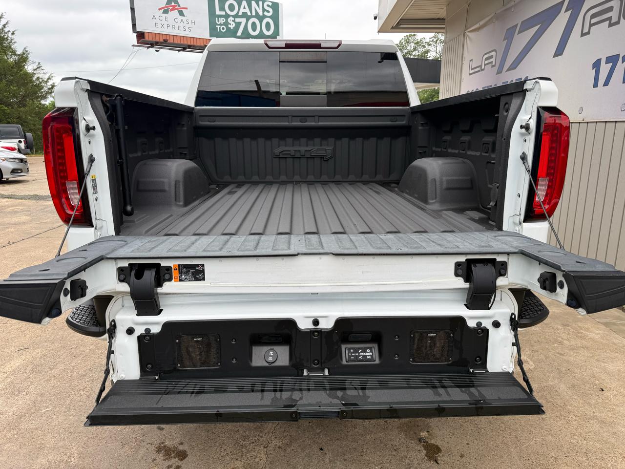 GMC Sierra 1500 AT4 Crew Cab Long Box 4WD 2019