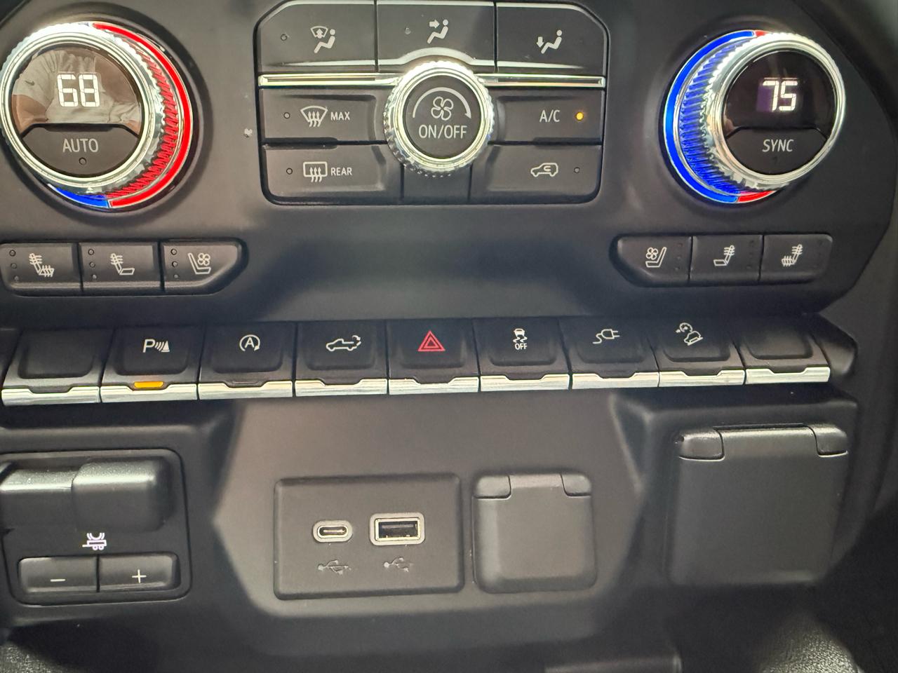 GMC Sierra 1500 AT4 Crew Cab Long Box 4WD 2019