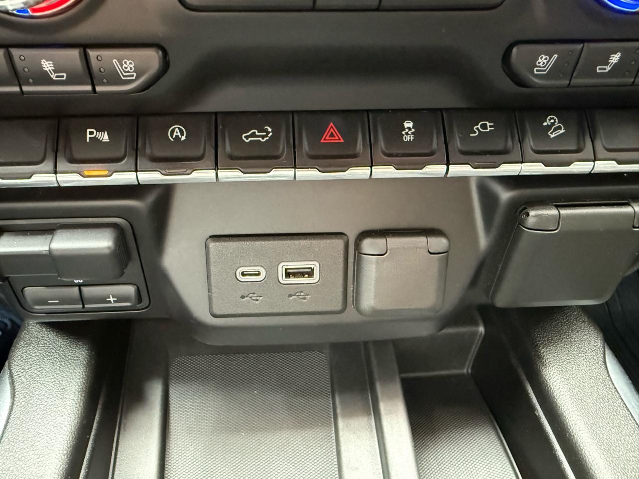 GMC Sierra 1500 AT4 Crew Cab Long Box 4WD 2019