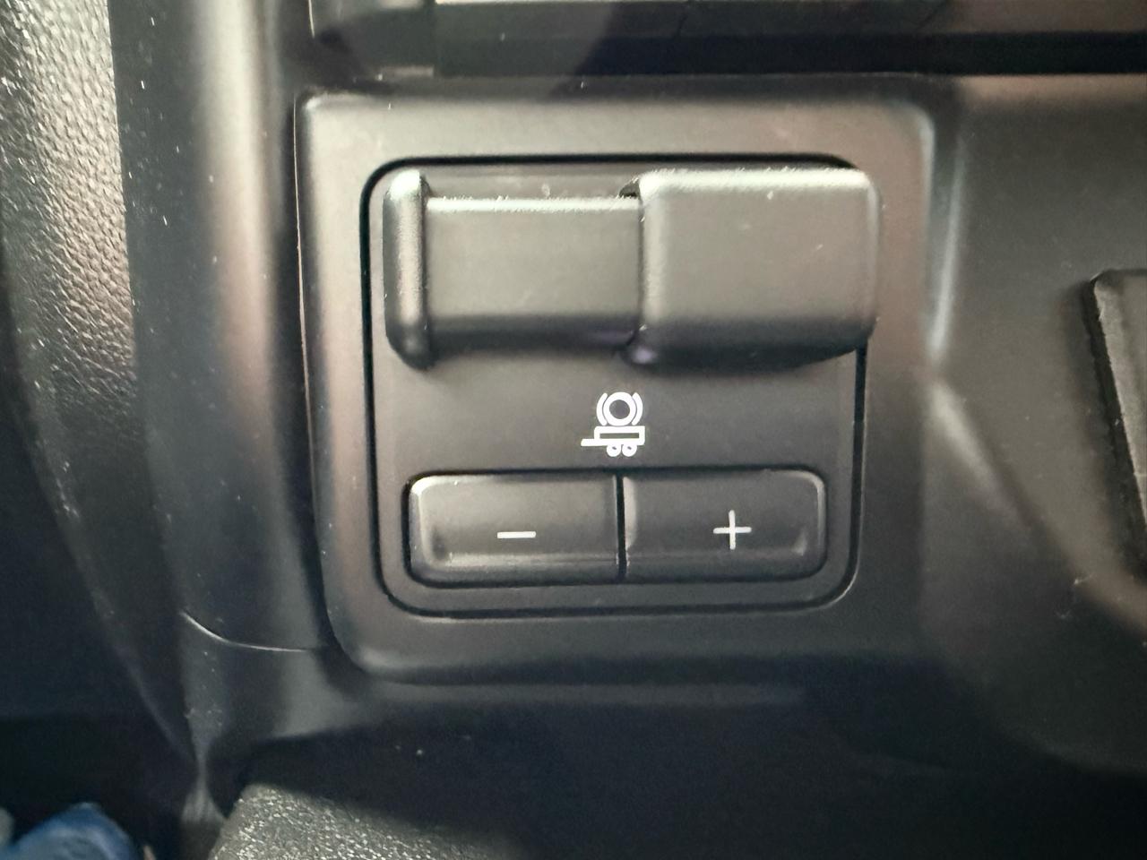 GMC Sierra 1500 AT4 Crew Cab Long Box 4WD 2019