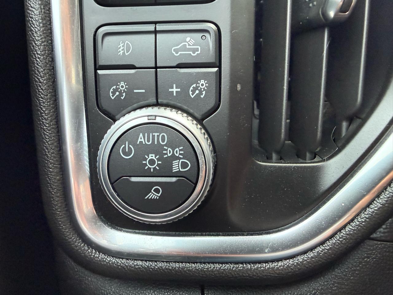 GMC Sierra 1500 AT4 Crew Cab Long Box 4WD 2019